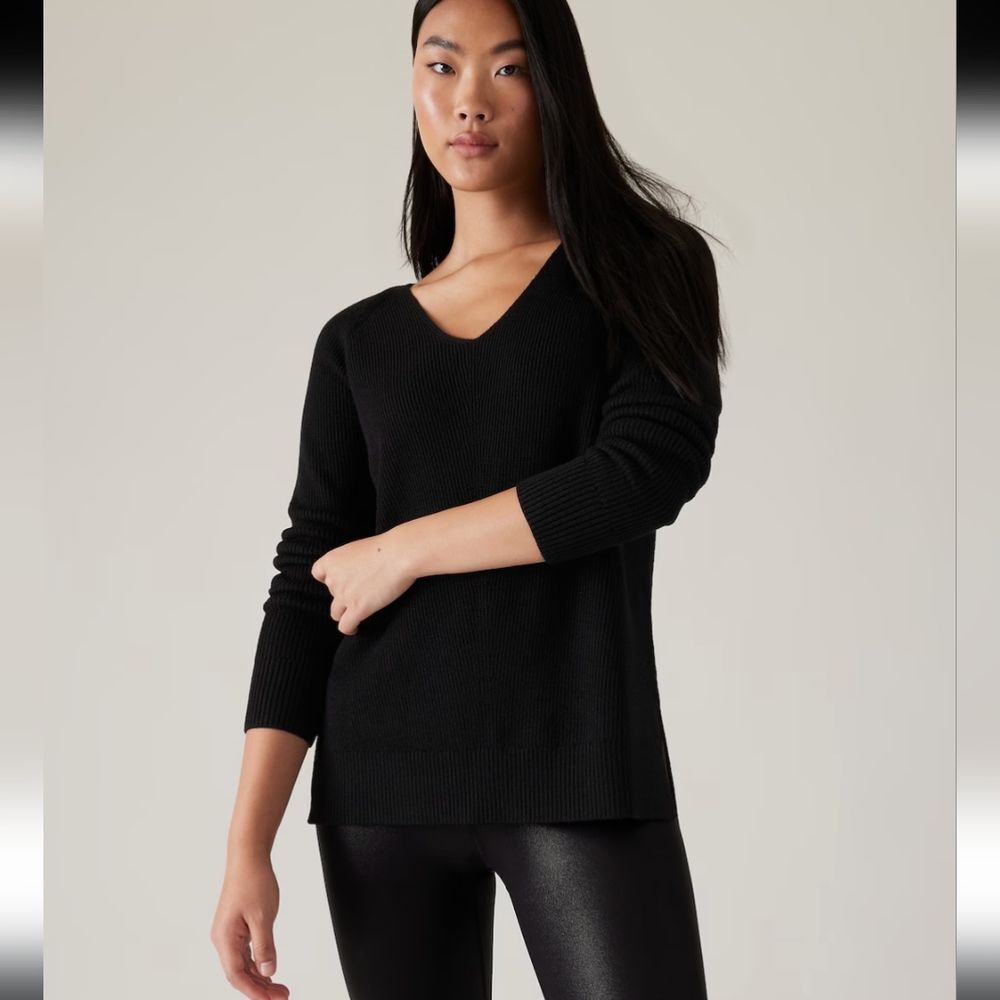 Athleta HANOVER REFINED V-NECK SWEATER black washable merino wool M Medium